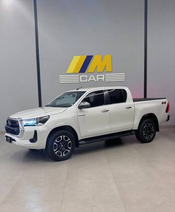 TOYOTA HILUX 2.8 D-4D TURBO DIESEL CD SRX 4X4 AUTOMÁTICO